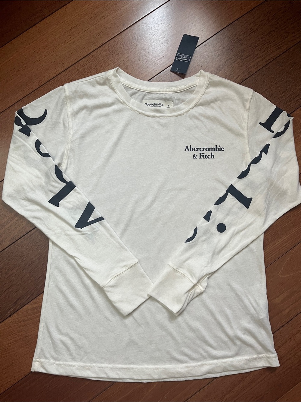 NWT Y2K Abercrombie Logo Long Sleeve Tee